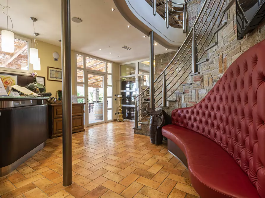 Immagine 20 di Rustico / casale in vendita  in Via di Montecarlo 59 a Lucca