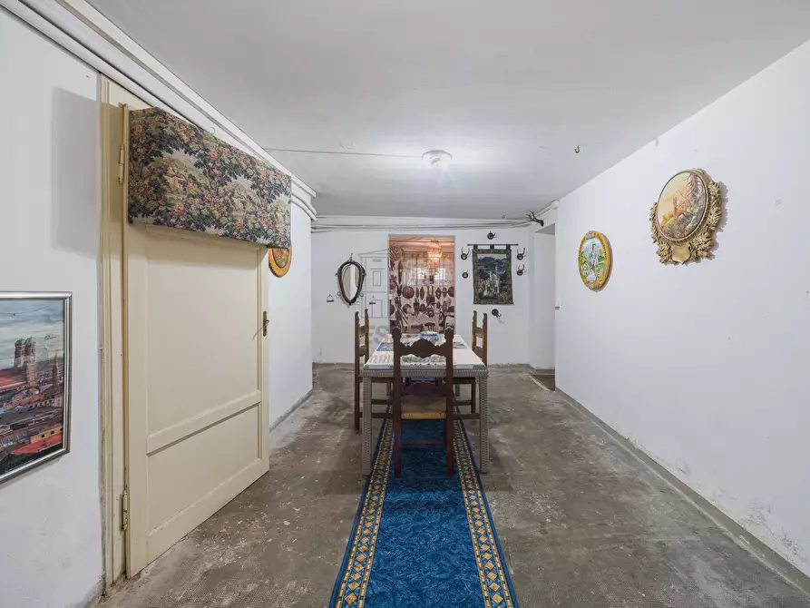 Immagine 17 di Villa in vendita  a Lucca