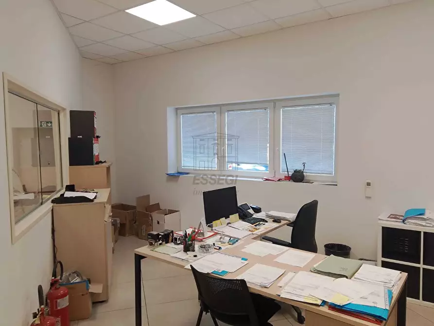 Immagine 9 di Attività artigianale in vendita  a Lucca