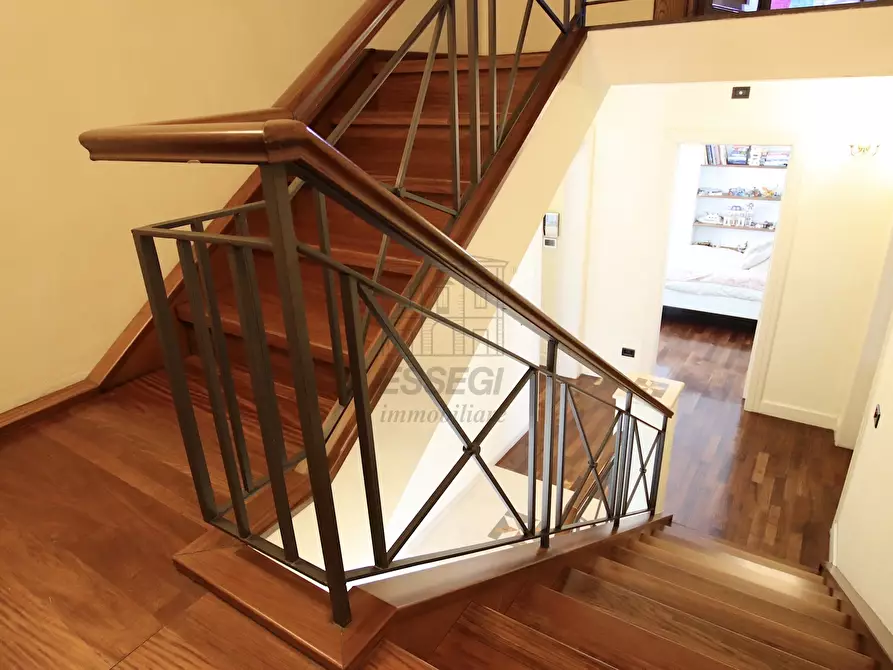 Immagine 26 di Villa in vendita  in Viale Pacini 35 a Lucca