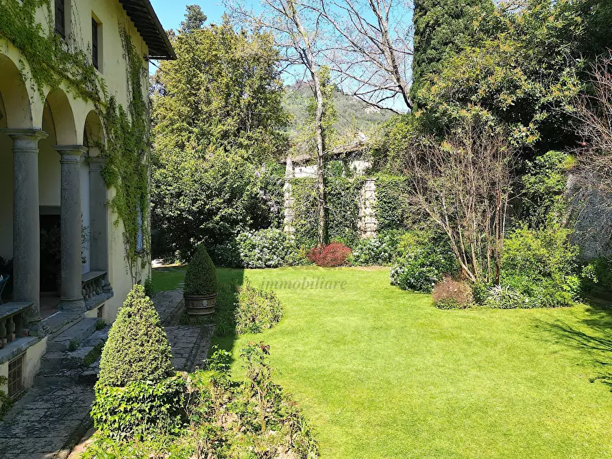 Immagine 3 di Villa in vendita  in Via di Vorno a Capannori