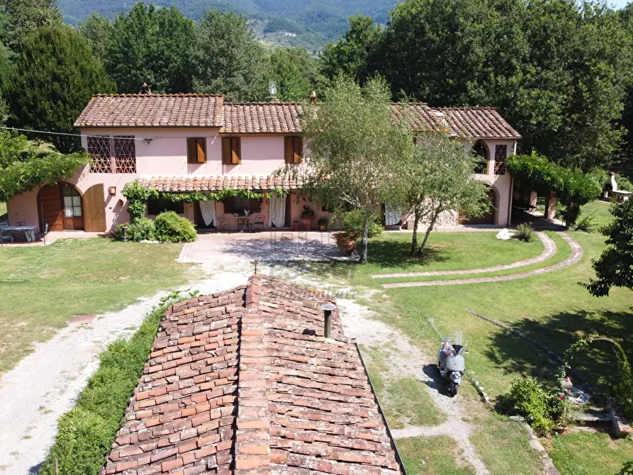 Immagine 12 di Rustico / casale in vendita  in Via della Chiesa di Gragnano a Lucca