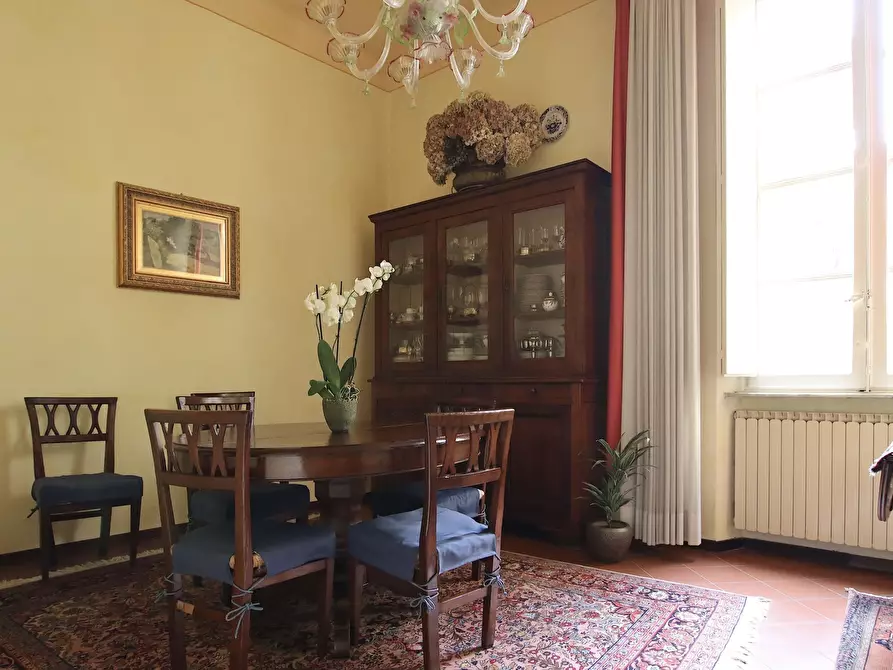 Immagine 15 di Appartamento in vendita  in Via Buia a Lucca