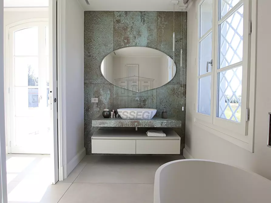 Immagine 20 di Villa in vendita  in Via Don Emilio Angeli a Lucca