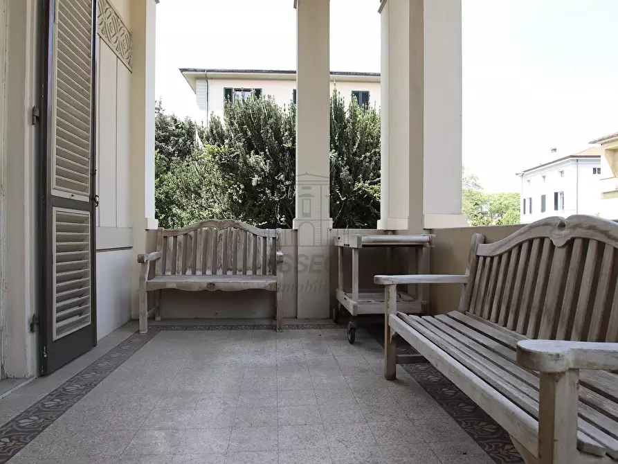 Immagine 10 di Villa in vendita  a Lucca