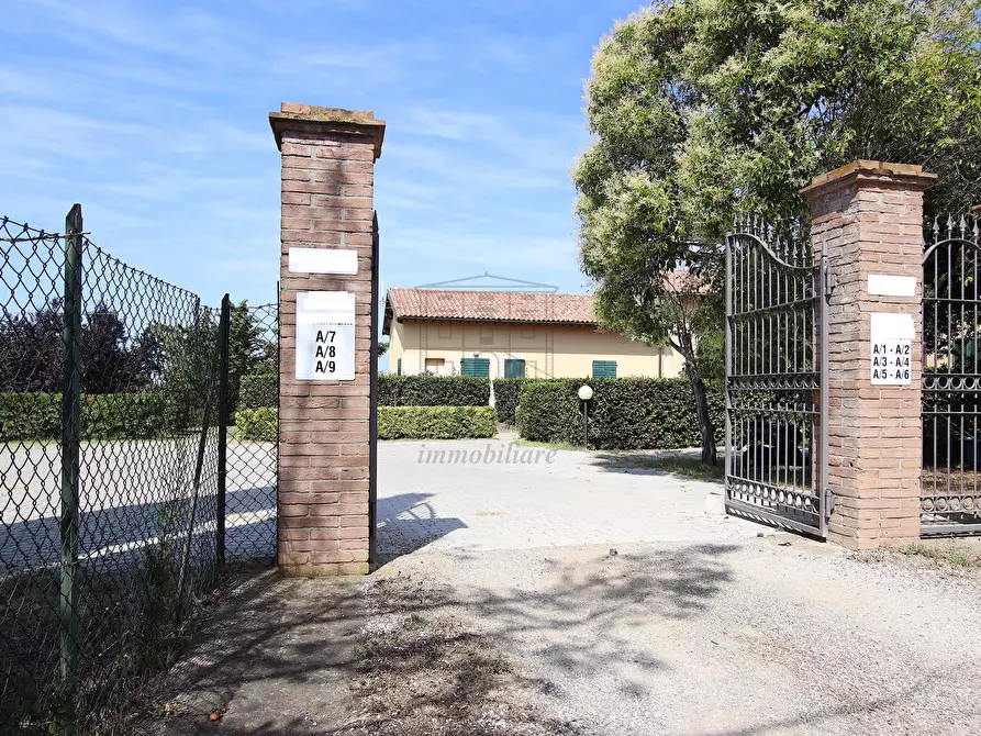 Immagine 23 di Rustico / casale in vendita  in Via Gorizia 39 a Cecina