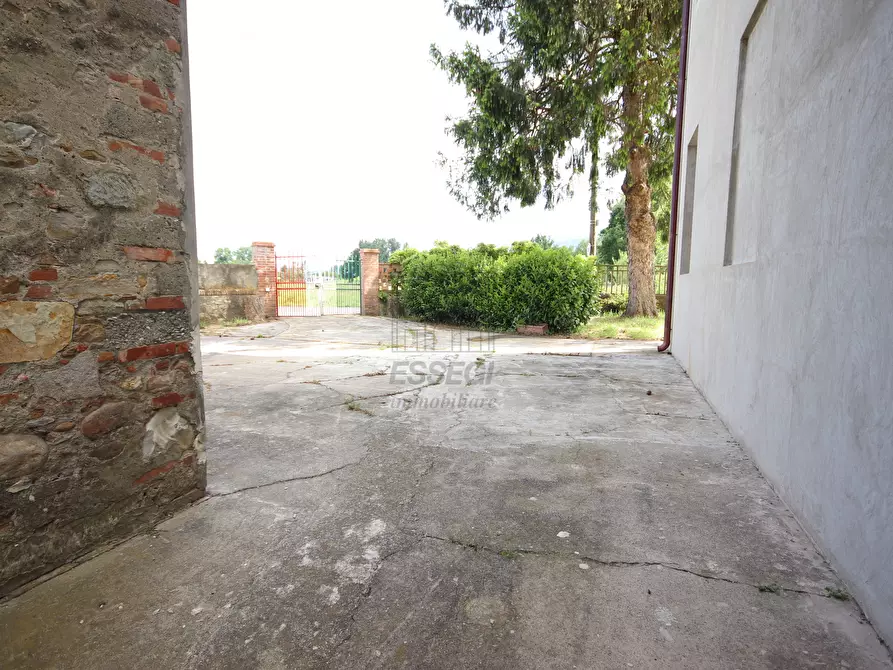 Immagine 25 di Villa in vendita  in Via della Repubblica a Capannori