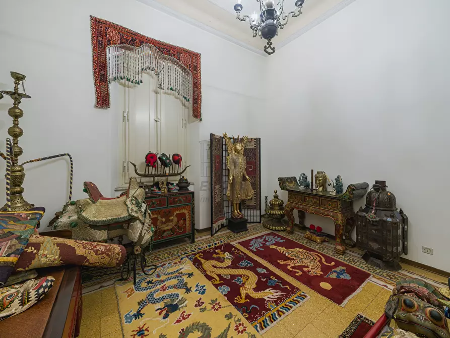 Immagine 47 di Villa in vendita  a Lucca