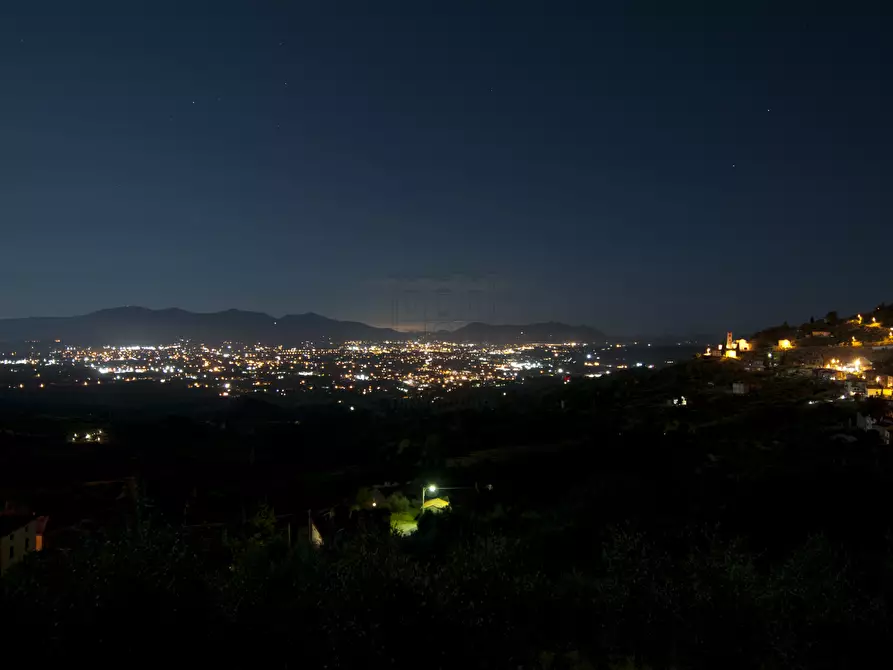 Immagine 43 di Rustico / casale in vendita  a Capannori