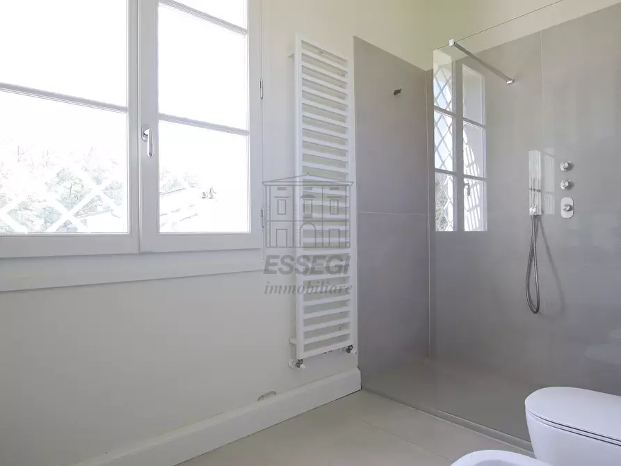 Immagine 35 di Villa in vendita  in Via Don Emilio Angeli a Lucca
