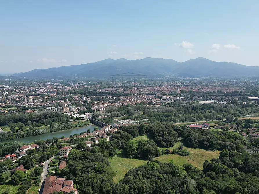 Immagine 4 di Villa in vendita  in Via di Moriano a Lucca