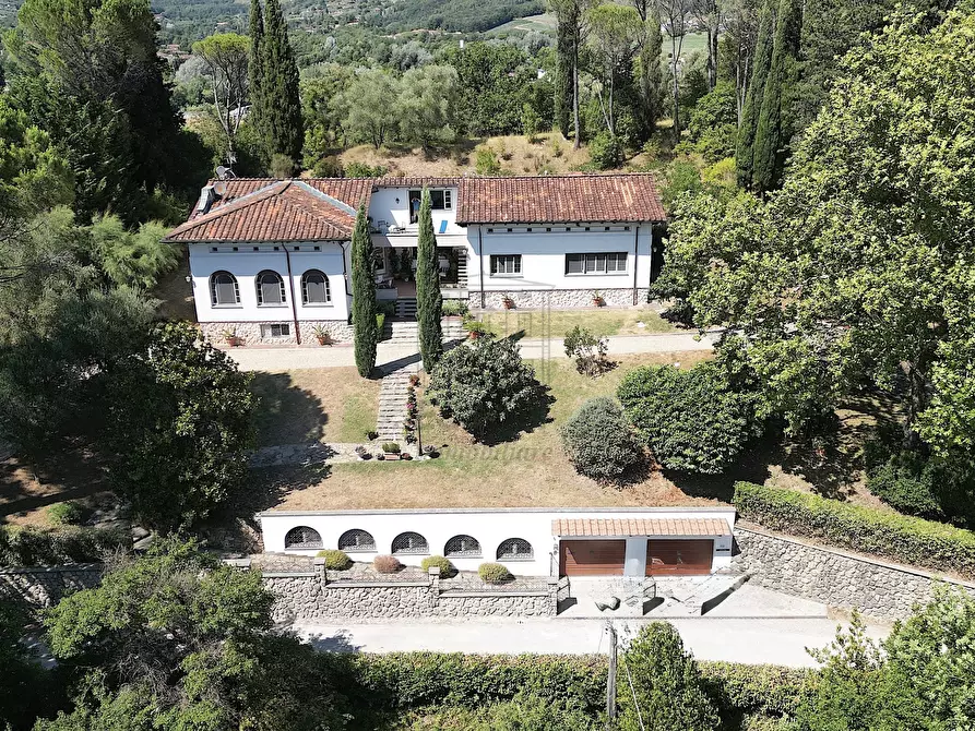 Immagine 2 di Villa in vendita  in Via dei Poveri Vecchi 749 a Lucca
