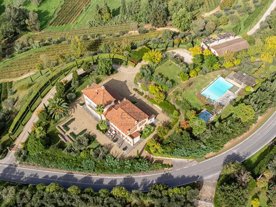 Immagine 43 di Villa in vendita  in via di Montechiari a Montecarlo