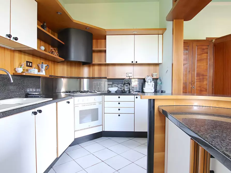 Immagine 27 di Villa in vendita  in Via del Parco 49 a Capannori