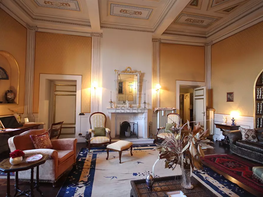 Immagine 3 di Appartamento in vendita  in piazza san frediano a Lucca