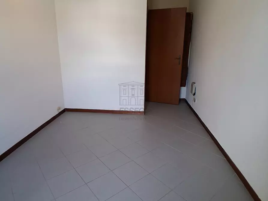 Immagine 10 di Ufficio in affitto  in Viale G. Puccini 1660 a Lucca