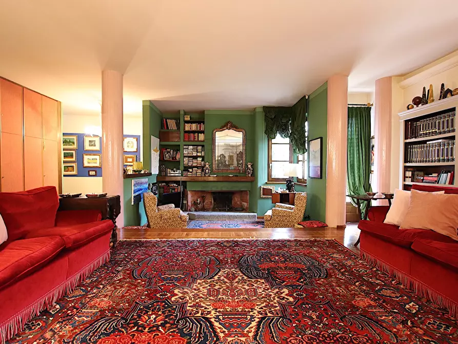 Immagine 5 di Villa in vendita  in Viale Cesare Biondi 68 a Barga