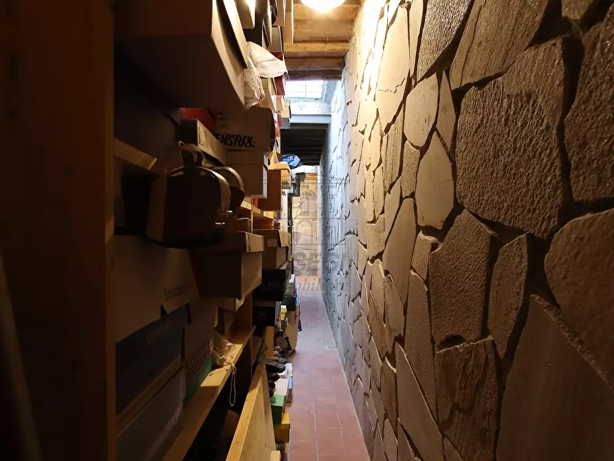 Immagine 43 di Rustico / casale in vendita  a Lucca