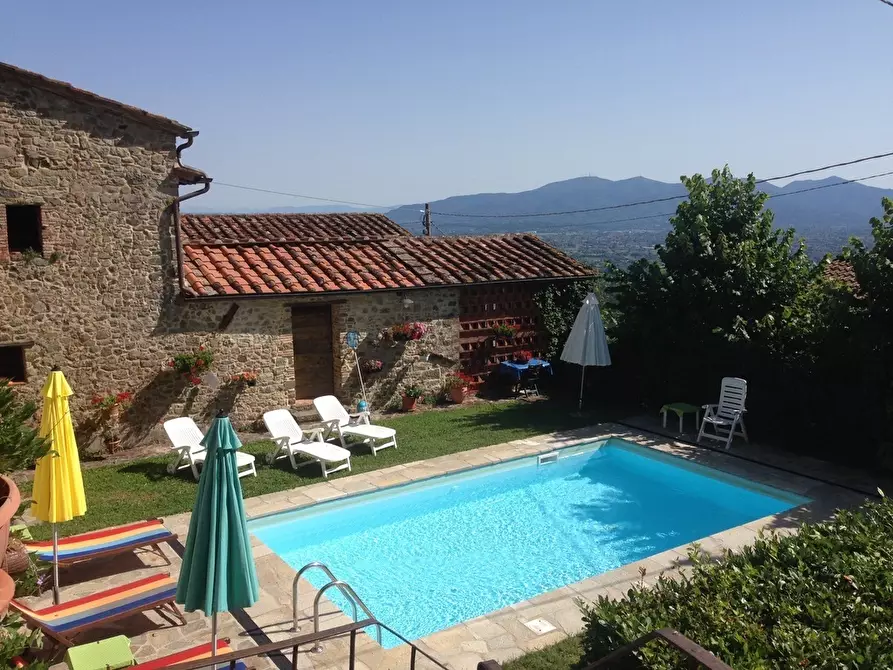 Immagine 75 di Rustico / casale in vendita  in Via di matraia a Lucca