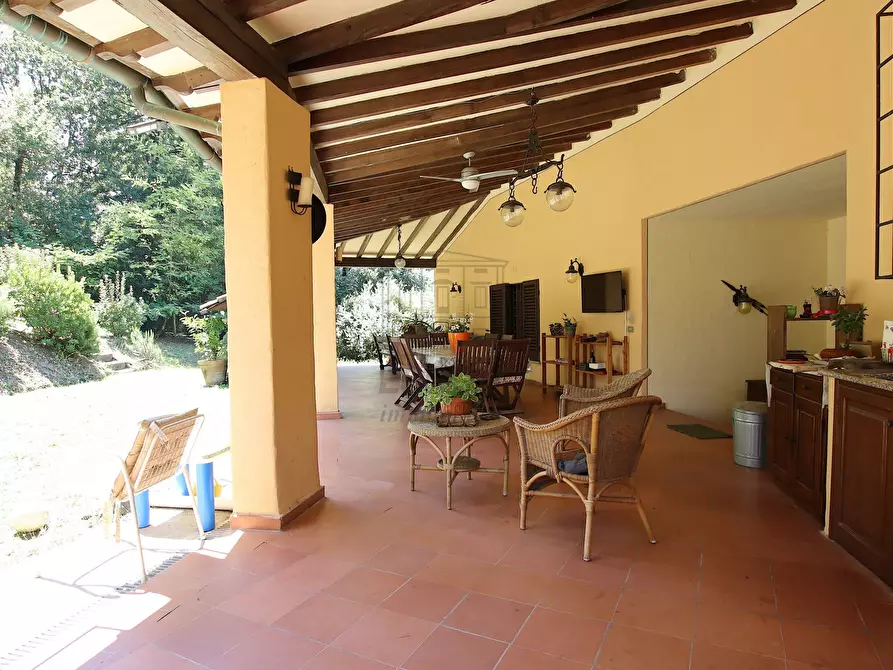 Immagine 15 di Villa in vendita  in Via dei Borelli a Lucca