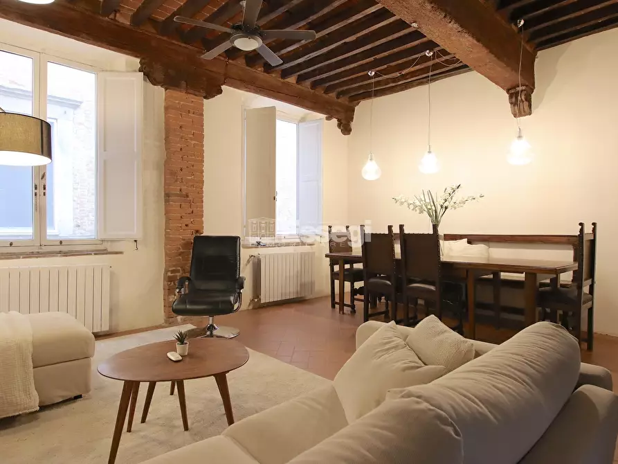 Immagine 4 di Appartamento in vendita  a Lucca