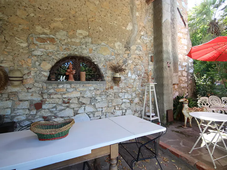 Immagine 8 di Rustico / casale in vendita  a Lucca
