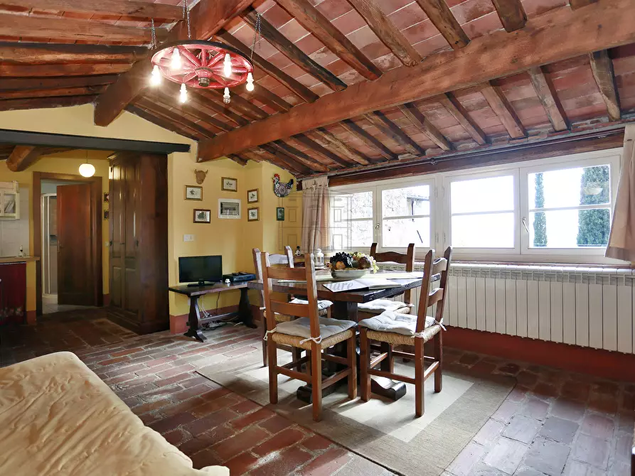Immagine 33 di Rustico / casale in vendita  a Capannori