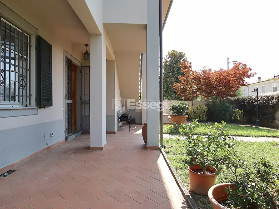 Immagine 9 di Villa in vendita  in Via del Parco 49 a Capannori