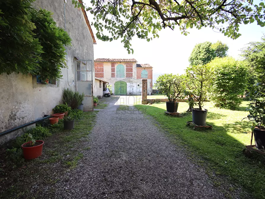 Immagine 24 di Villa in vendita  in Via Traversa di Parezzana 1 a Capannori