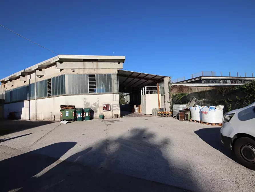 Immagine 8 di Attività artigianale in vendita  in Via Sarzanese 703 a Lucca