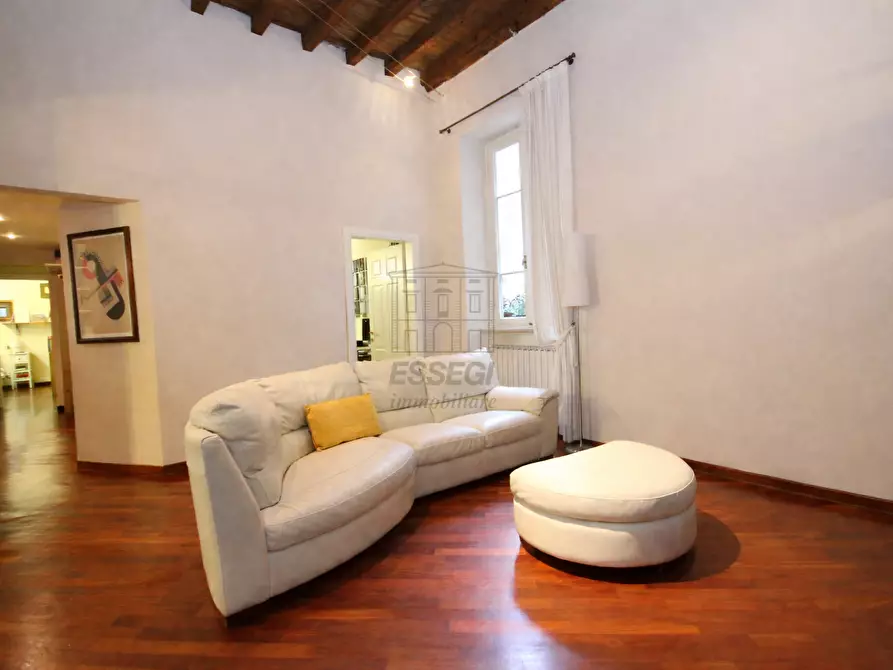 Immagine 4 di Appartamento in vendita  a Lucca