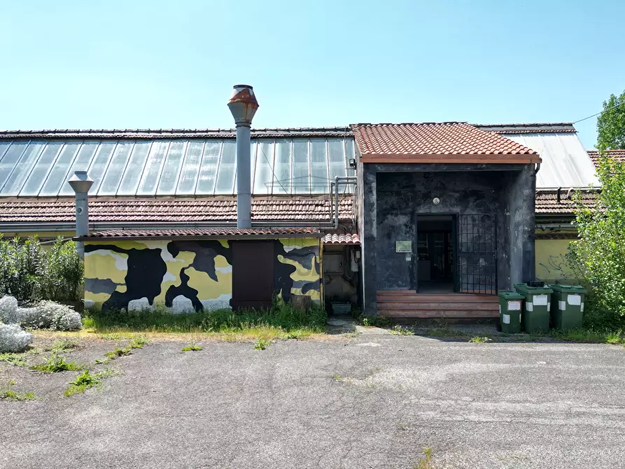 Immagine 1 di Attività artigianale in vendita  in Via della Chiesa di Saltocchio 171 a Lucca
