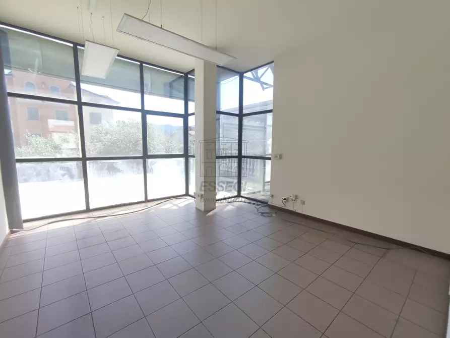 Immagine 3 di Ufficio in vendita  in Via Sant'Anna 38 a Lucca