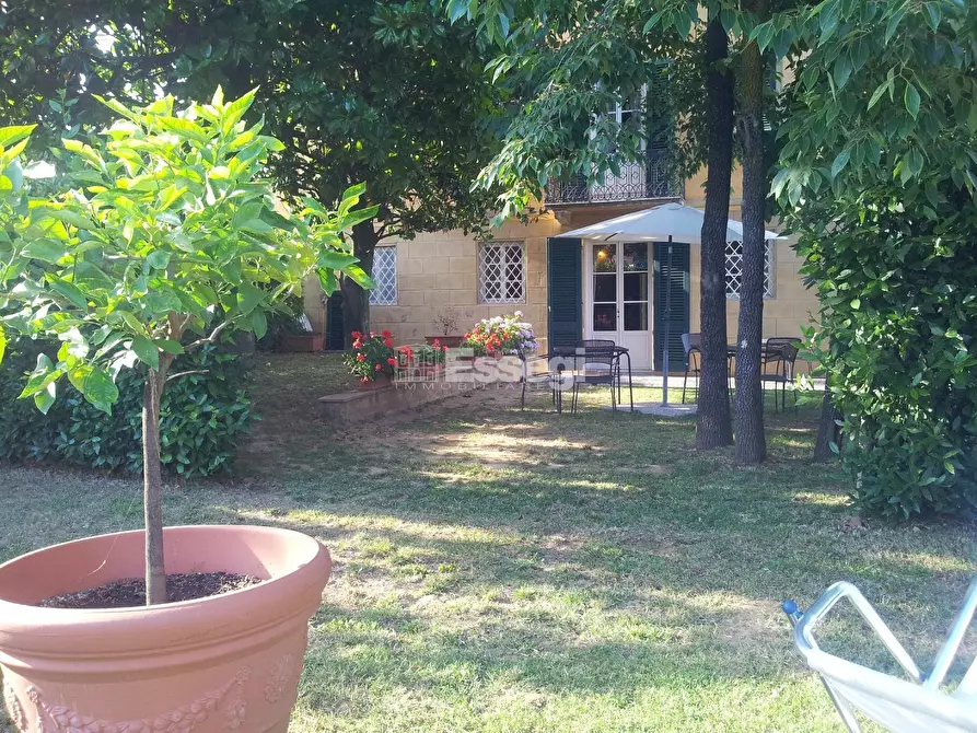 Immagine 10 di Villa in vendita  in Via Nuova per Pisa a Lucca
