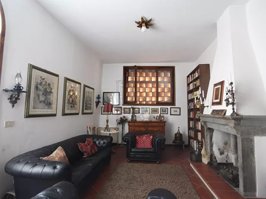 Immagine 25 di Rustico / casale in vendita  a Lucca