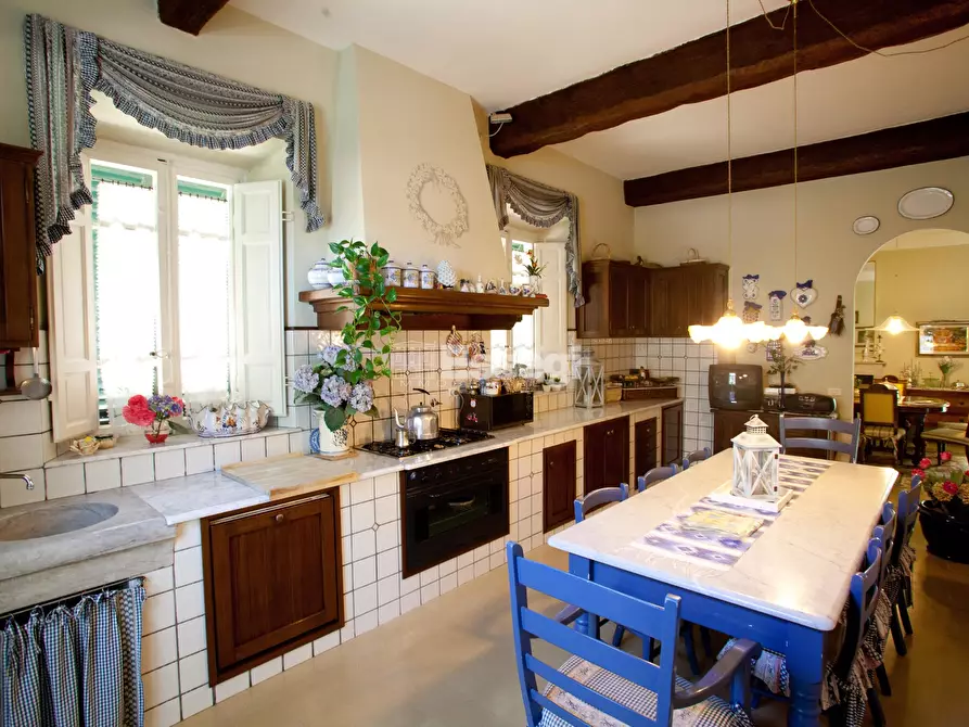 Immagine 21 di Villa in vendita  a Lucca