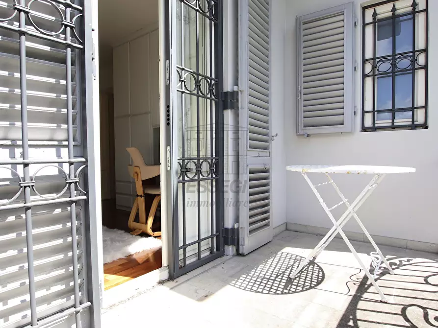 Immagine 23 di Villa in vendita  in Viale Pacini 35 a Lucca