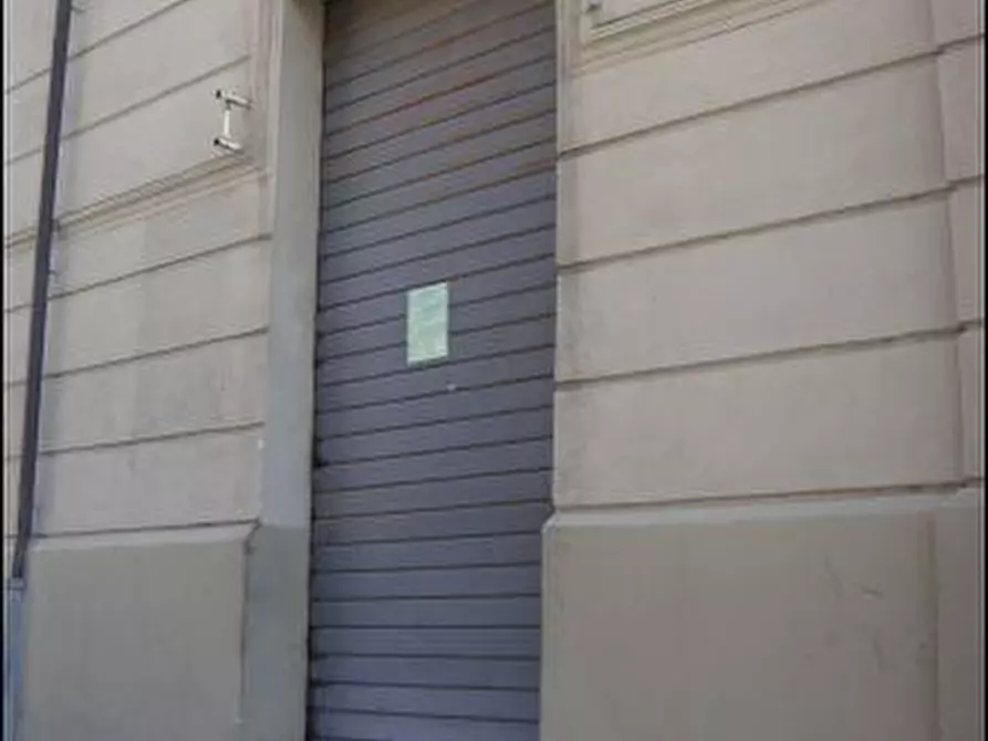 Immagine 10 di Locale commerciale in affitto  in Via Cuzzocrea 4 a Reggio Di Calabria