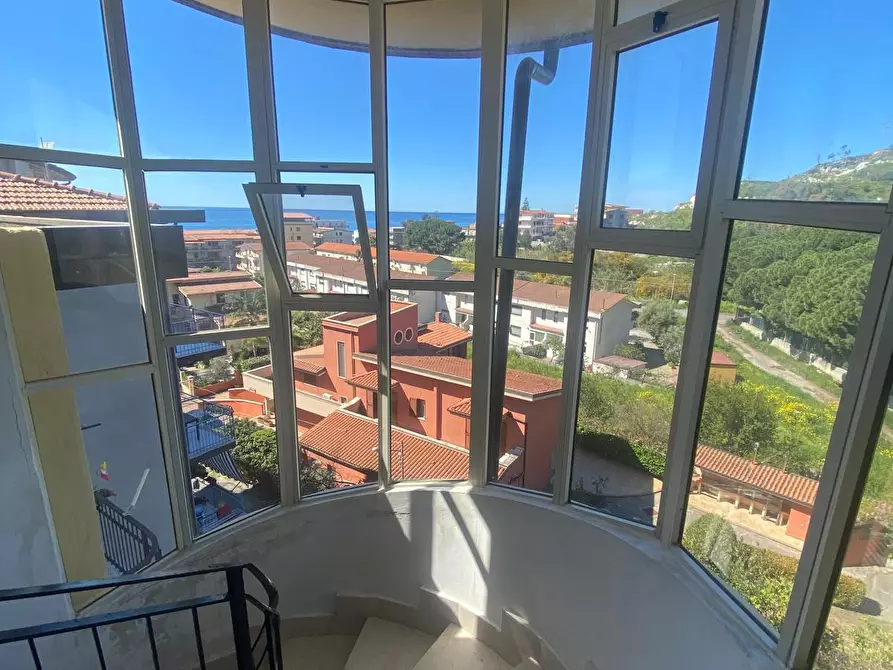 Immagine 4 di Pentalocale in vendita  in Viale Aldo Moro 15 a Bova Marina