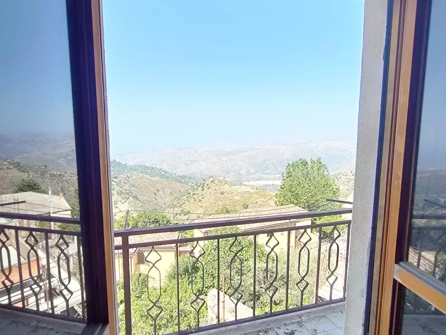 Immagine 5 di Appartamento in vendita  in VIA SAN COSTANTINO a Bova