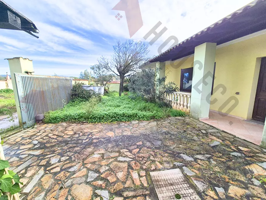 Immagine 1 di Villa in vendita  in Via del Pesco Fiorito a Quartu Sant'elena