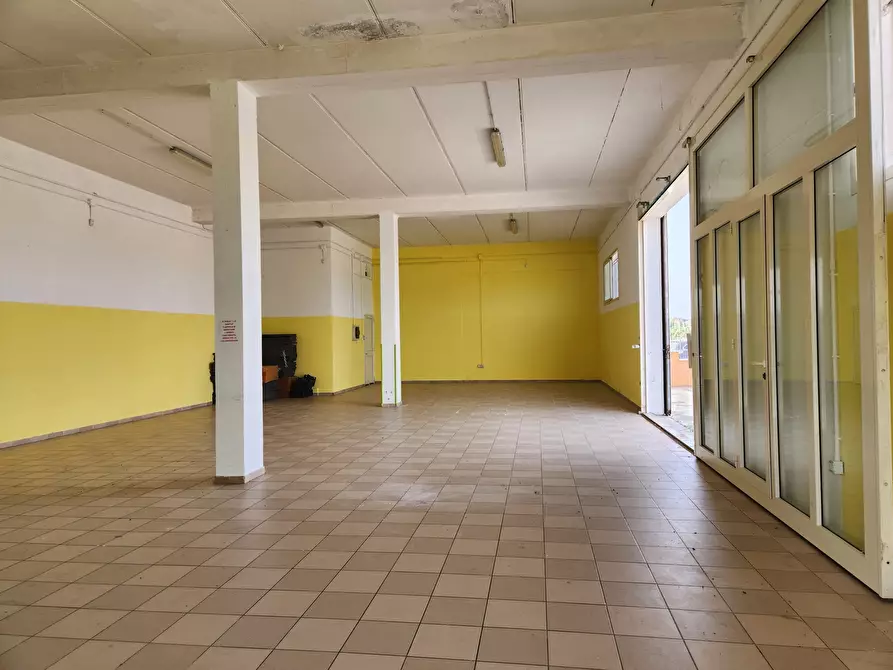 Immagine 3 di Attività artigianale in vendita  a Ussana