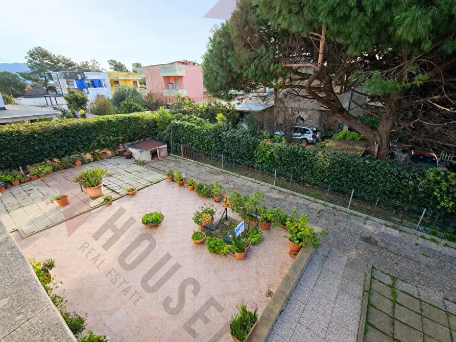 Immagine 15 di Villa in vendita  in via montecatini a Quartu Sant'elena