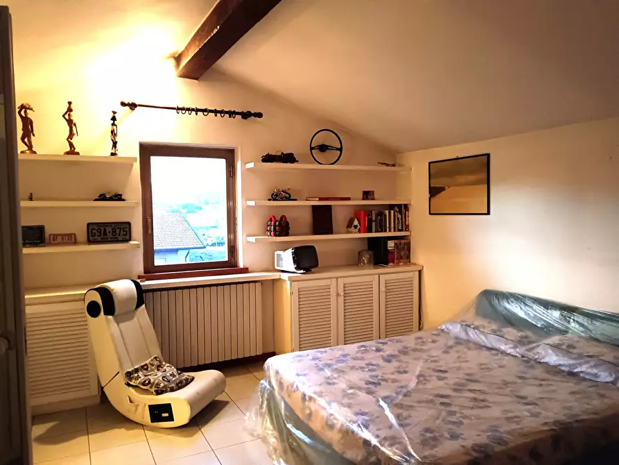 Immagine 4 di Mansarda in vendita  a Sarzana