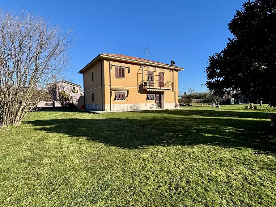 Immagine 4 di Casa indipendente in vendita  a Ameglia