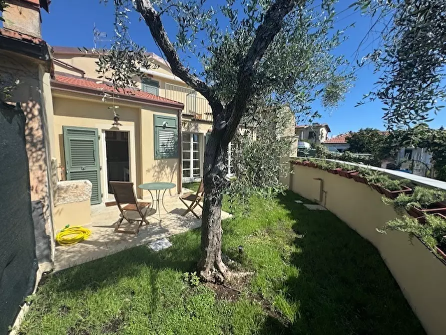 Immagine 3 di Trilocale in affitto  a Ameglia