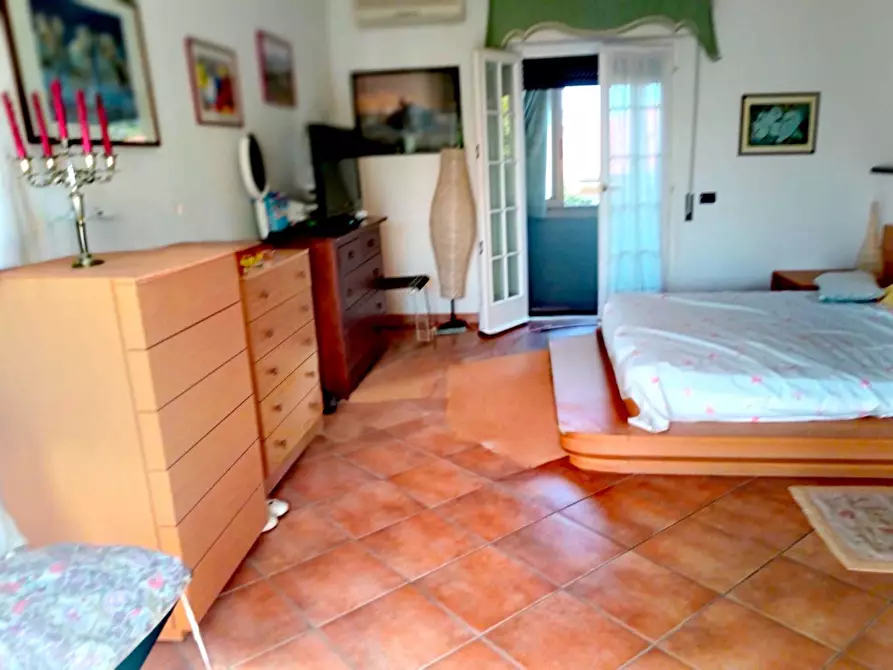 Immagine 17 di Casa semindipendente in vendita  a Massa