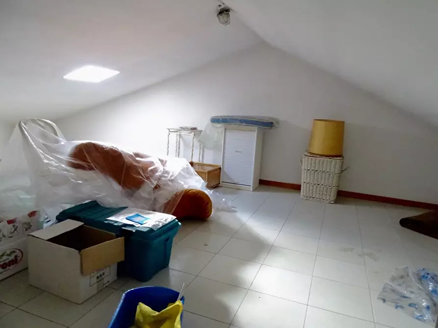 Immagine 9 di Mansarda in vendita  a Sarzana