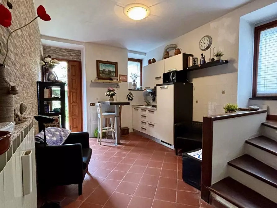 Immagine 8 di Porzione di casa in vendita  a Ameglia