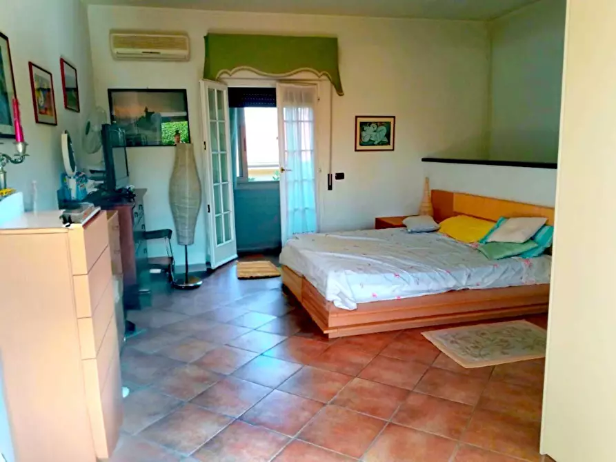 Immagine 16 di Casa semindipendente in vendita  a Massa